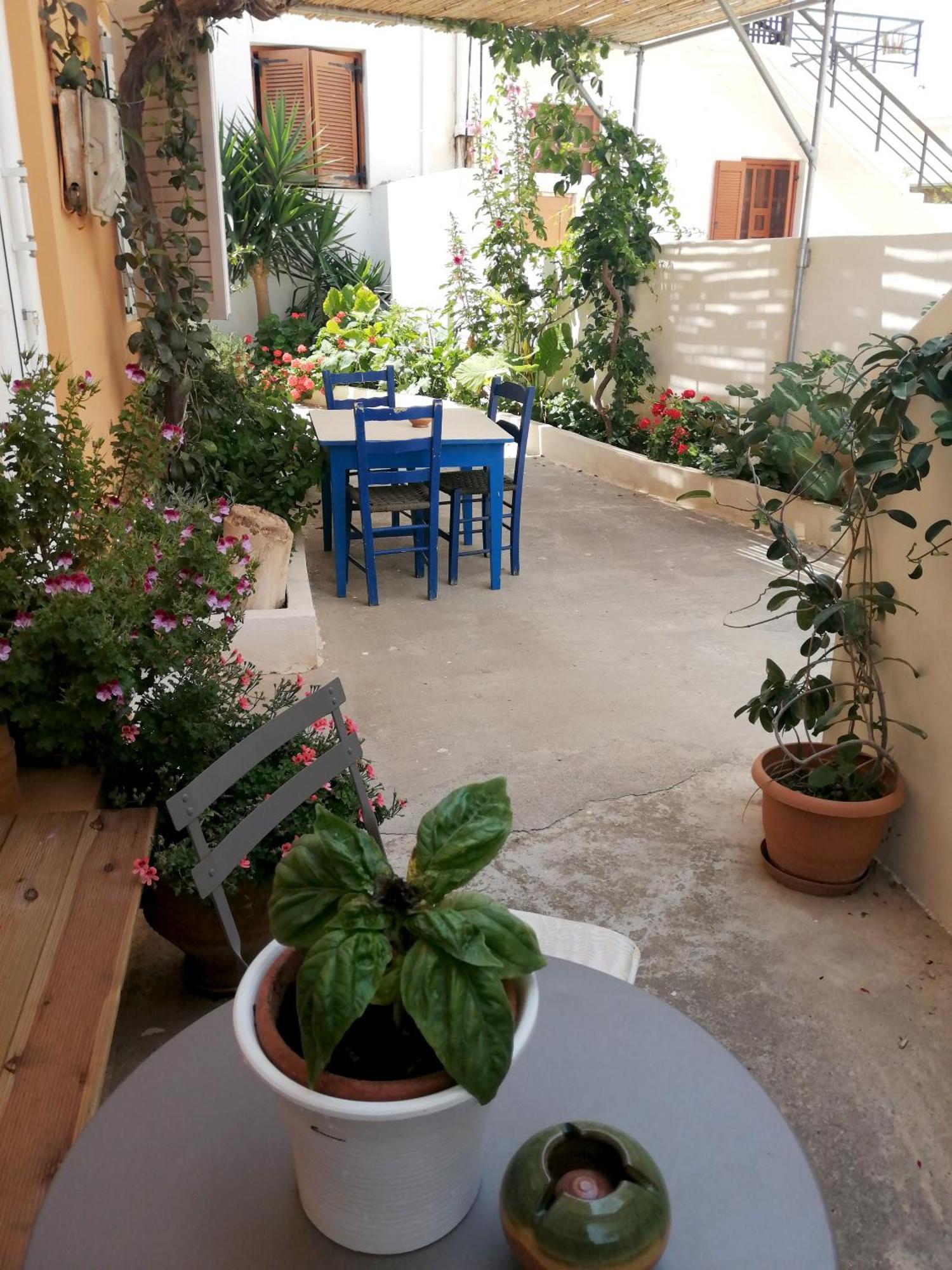 Katerina Rooms & Studios Палекастрон Екстериор снимка
