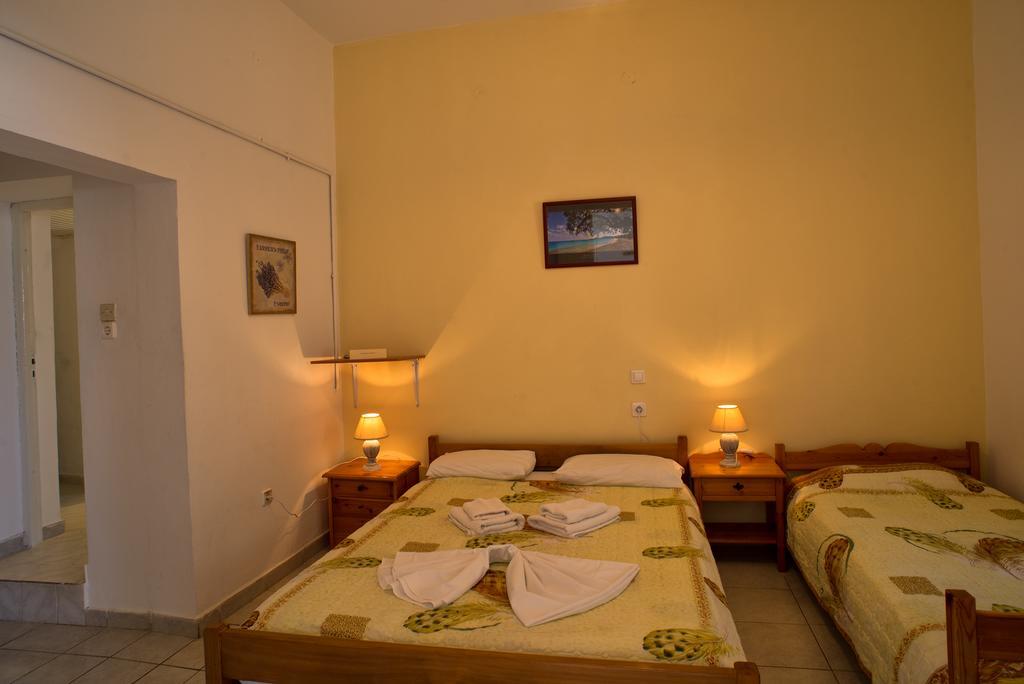 Katerina Rooms & Studios Палекастрон Екстериор снимка