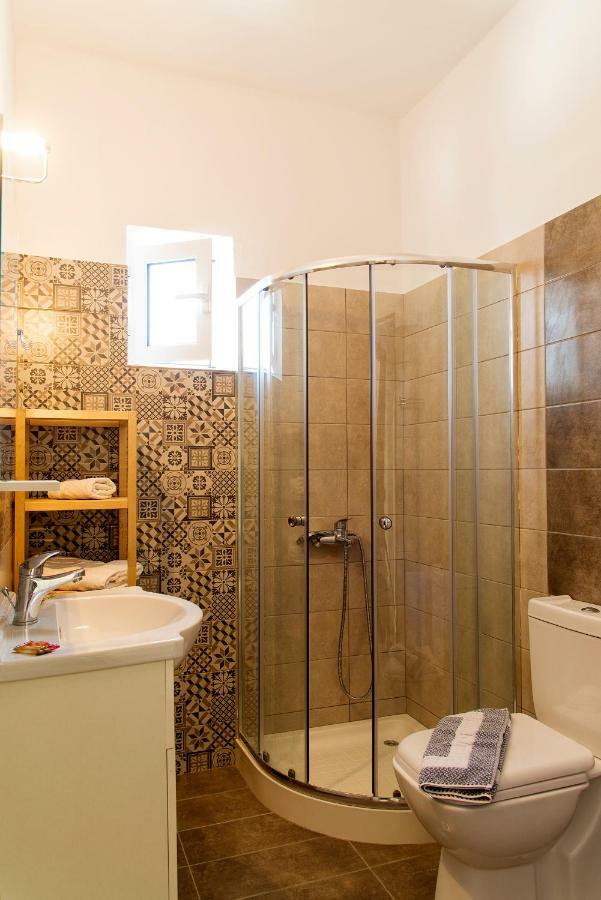Katerina Rooms & Studios Палекастрон Екстериор снимка